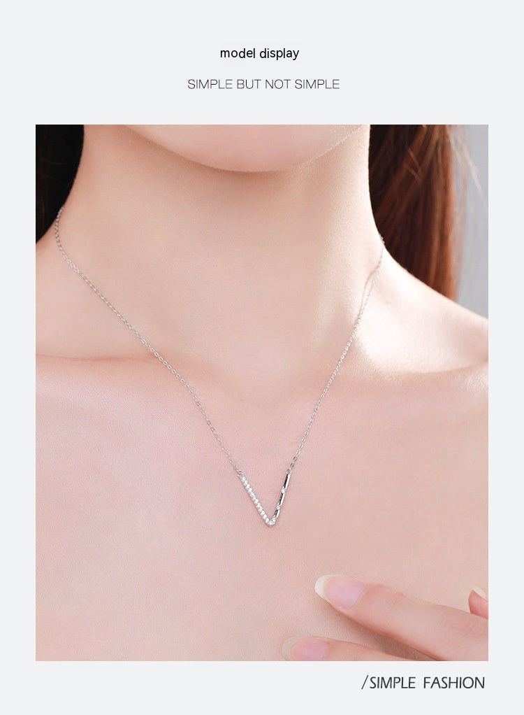 S925 Sterling Silver Temperamental Girl's V-shaped Pendant Necklace